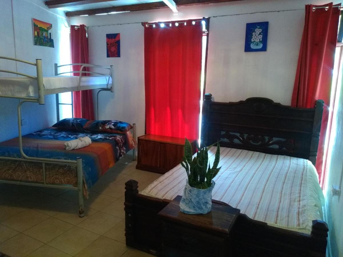 Hostel Paco House Monteverde Exterior photo